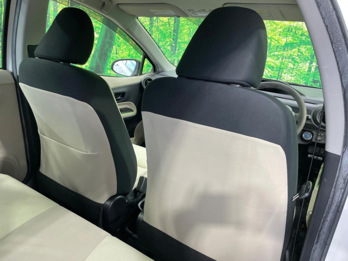 2013 Toyota Aqua DAA-NHP10 (UW-6a2f6d21207d8)[18]