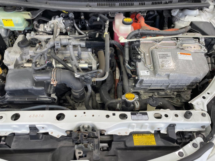 2013 Toyota Aqua DAA-NHP10 (UW-6a2f6d21207d8)[4]