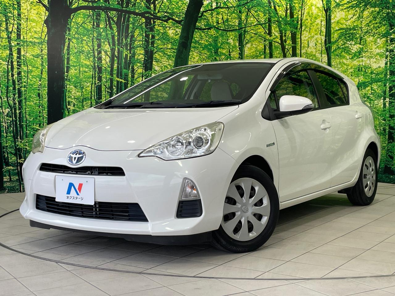 2013 Toyota Aqua DAA-NHP10