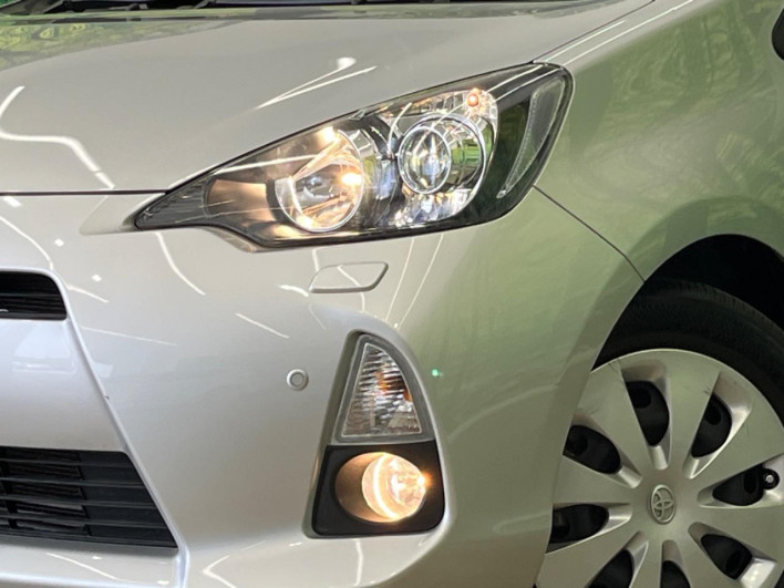 2014 Toyota Aqua DAA-NHP10 (UW-6a2f6d219a058)[20]