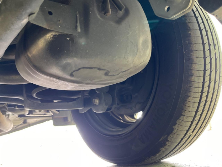 2014 Toyota Aqua DAA-NHP10 (UW-6a2f6d219a058)[14]