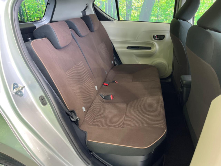 2014 Toyota Aqua DAA-NHP10 (UW-6a2f6d219a058)[17]