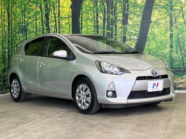 2014 Toyota Aqua DAA-NHP10 (UW-6a2f6d219a058)[26]
