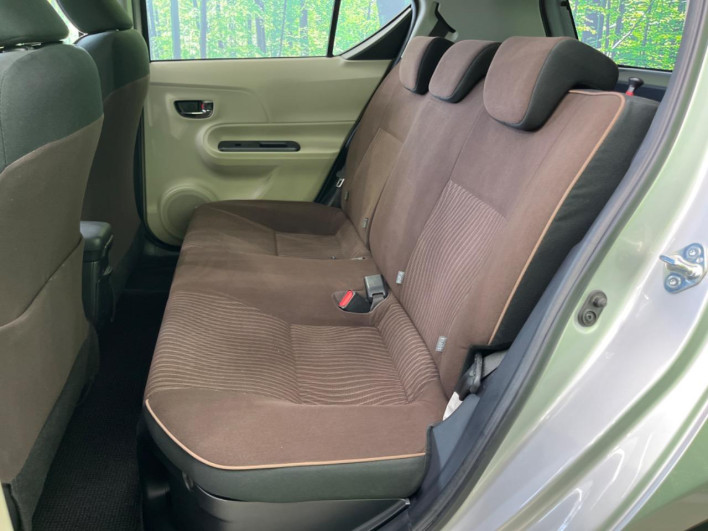 2014 Toyota Aqua DAA-NHP10 (UW-6a2f6d219a058)[12]