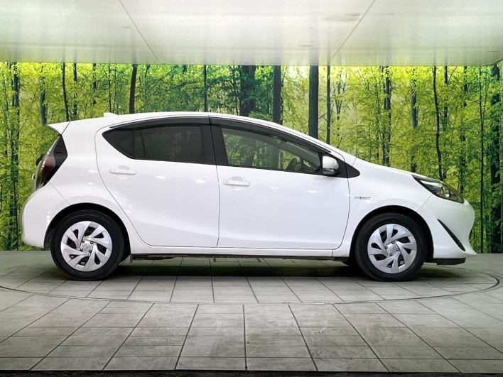 2019 Toyota Aqua DAA-NHP10 (UW-6a2f6d2478176)[15]