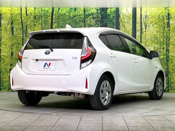 2019 Toyota Aqua DAA-NHP10 (UW-6a2f6d2478176)[16]
