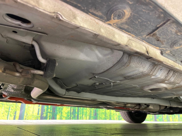 2019 Toyota Aqua DAA-NHP10 (UW-6a2f6d2478176)[25]