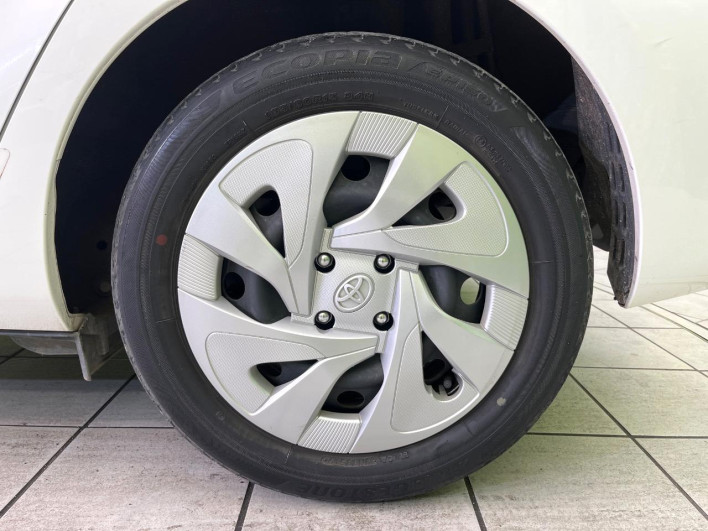 2019 Toyota Aqua DAA-NHP10 (UW-6a2f6d2478176)[5]