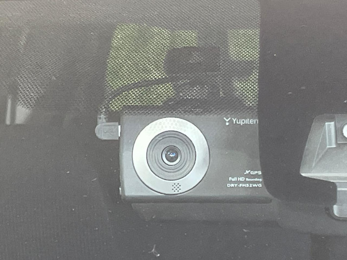 2015 Toyota Sienta DAA-NHP170G (UW-6a2f6d24b8996)[6]