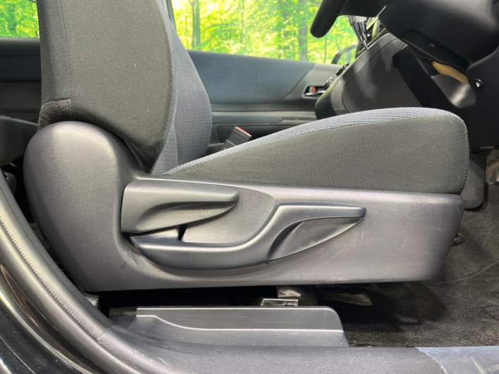 2015 Toyota Sienta DAA-NHP170G (UW-6a2f6d24b8996)[23]