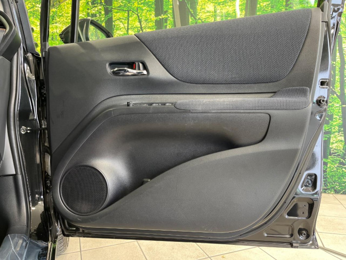 2015 Toyota Sienta DAA-NHP170G (UW-6a2f6d24b8996)[27]