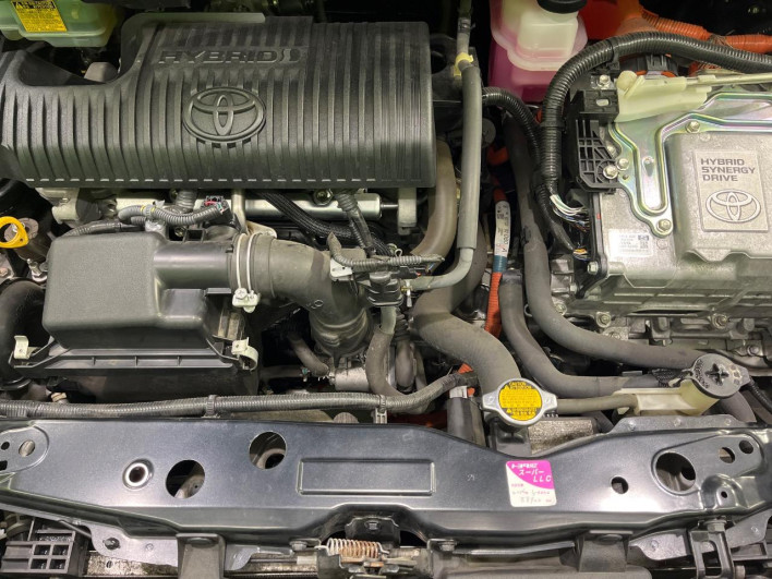 2015 Toyota Sienta DAA-NHP170G (UW-6a2f6d24b8996)[4]