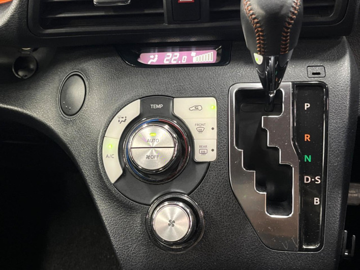 2017 Toyota Sienta DBA-NSP170G (UW-6a2f6d2998bfb)[27]