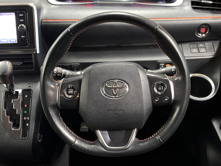 2017 Toyota Sienta DBA-NSP170G (UW-6a2f6d2998bfb)[22]