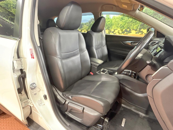 2017 Nissan X-Trail DBA-T32 (UW-6a2f6d4cceccf)[22]