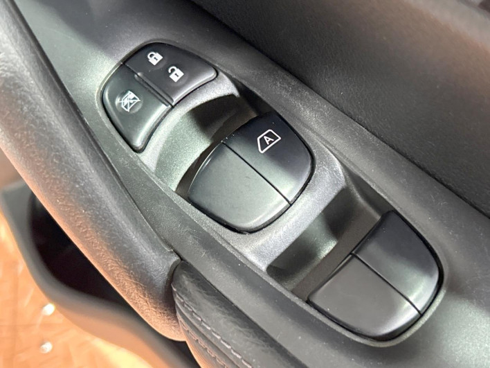 2017 Nissan X-Trail DBA-T32 (UW-6a2f6d4cceccf)[27]