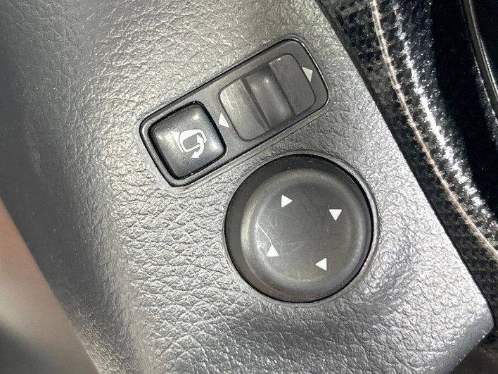 2017 Nissan X-Trail DBA-T32 (UW-6a2f6d4cceccf)[28]