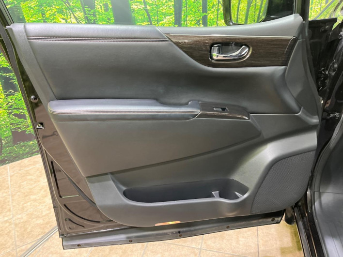 2011 Nissan Elgrand DBA-TE52 (UW-6a2f6d4ebb07b)[21]