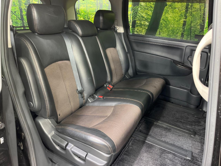 2011 Nissan Elgrand DBA-TE52 (UW-6a2f6d4ebb07b)[18]