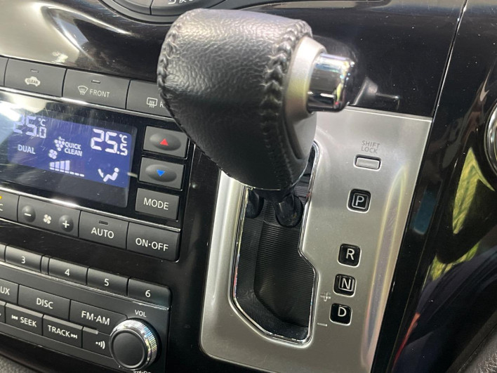 2011 Nissan Elgrand DBA-TE52 (UW-6a2f6d4ebb07b)[28]