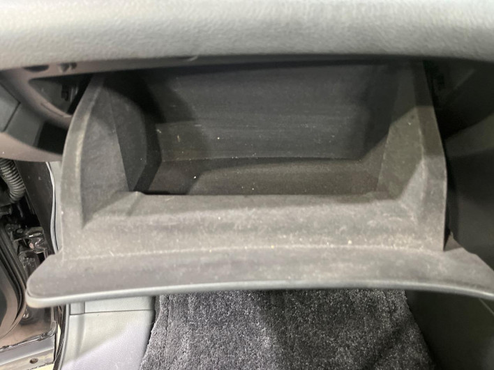 2011 Nissan Elgrand DBA-TE52 (UW-6a2f6d4ebb07b)[22]