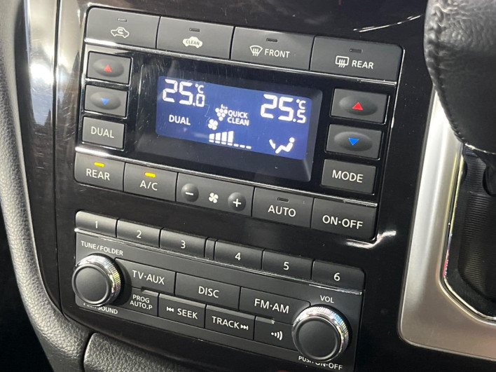 2011 Nissan Elgrand DBA-TE52 (UW-6a2f6d4ebb07b)[27]