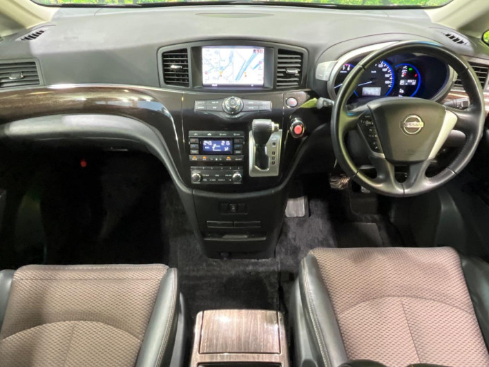 2011 Nissan Elgrand DBA-TE52 (UW-6a2f6d4ebb07b)[25]