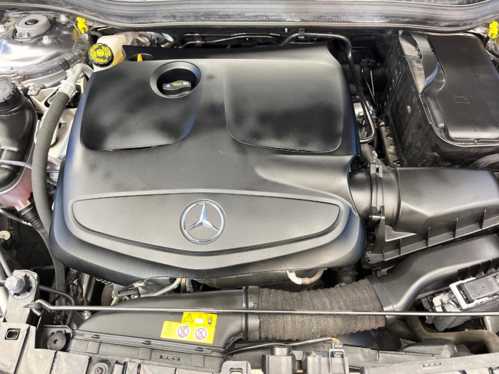 2017 Mercedes Benz GLA Class DBA-156947 (UW-6a2f6d66b627b)[26]