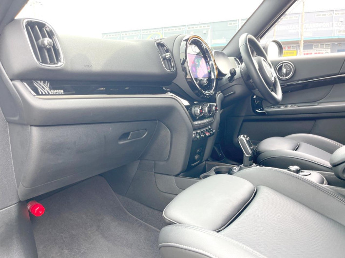 2021 Rover Mini 3DA-42BT20 (UW-6a2f6d6a92fe8)[18]