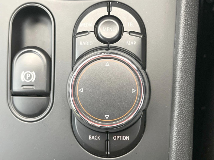 2017 Rover Mini DBA-LN20 (UW-6a2f6d6b8a027)[23]