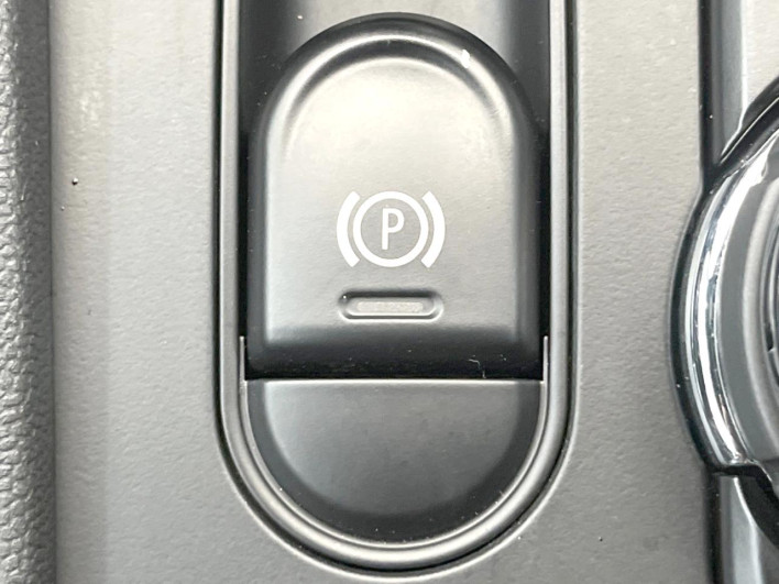 2017 Rover Mini DBA-LN20 (UW-6a2f6d6b8a027)[24]