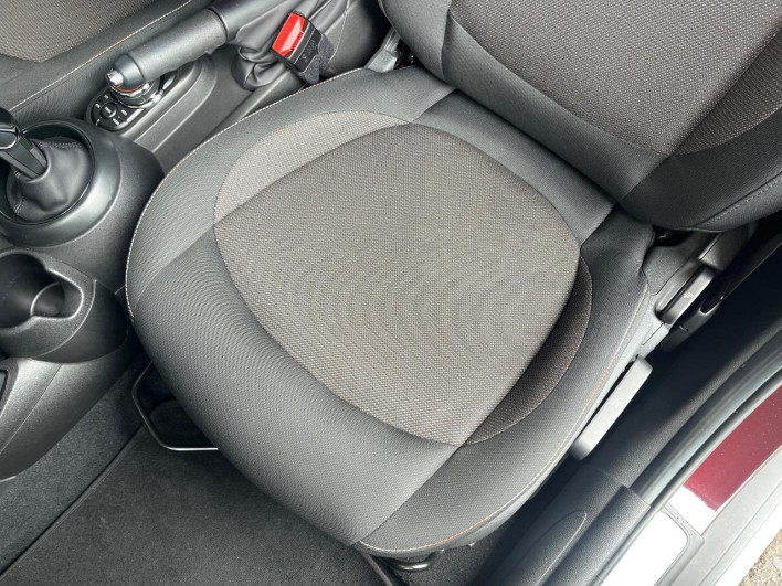 2018 Rover Mini DBA-XU15M (UW-6a2f6d6d2b8eb)[19]