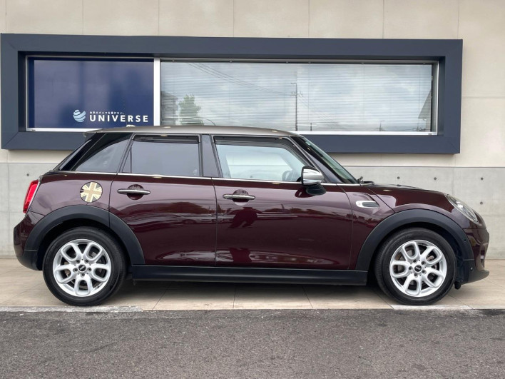 2018 Rover Mini DBA-XU15M (UW-6a2f6d6d2b8eb)[23]