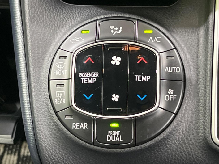 2015 Toyota Voxy DBA-ZRR80W (UW-6a2f6d781ebb4)[11]