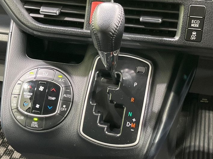 2015 Toyota Voxy DBA-ZRR80W (UW-6a2f6d781ebb4)[13]