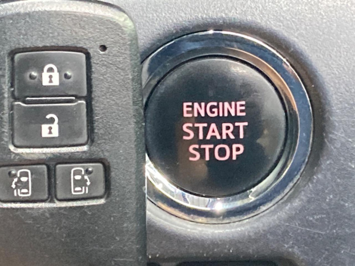 2016 Toyota Noah DBA-ZRR80G (UW-6a2f6d790c3da)[5]