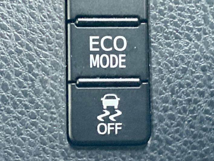 2016 Toyota Noah DBA-ZRR80G (UW-6a2f6d790c3da)[11]