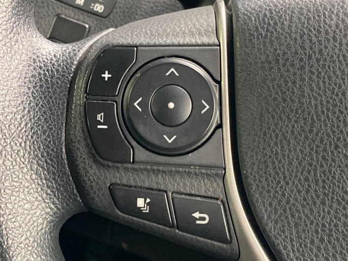 2016 Toyota Noah DBA-ZRR80G (UW-6a2f6d790c3da)[10]