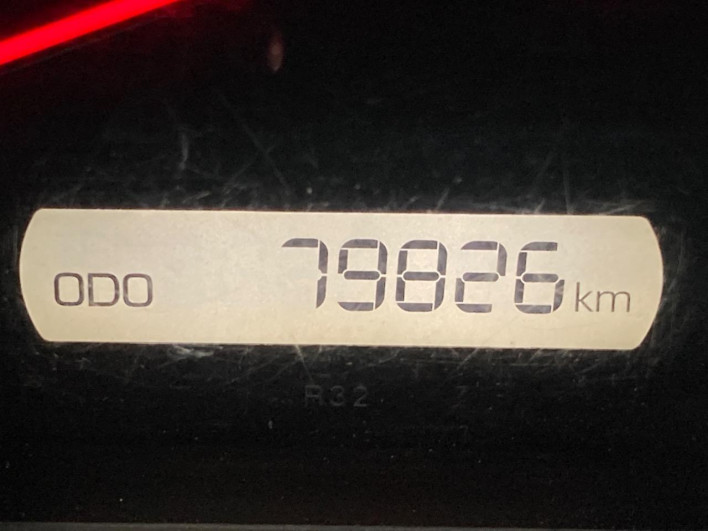 2016 Toyota Noah DBA-ZRR80G (UW-6a2f6d790c3da)[2]