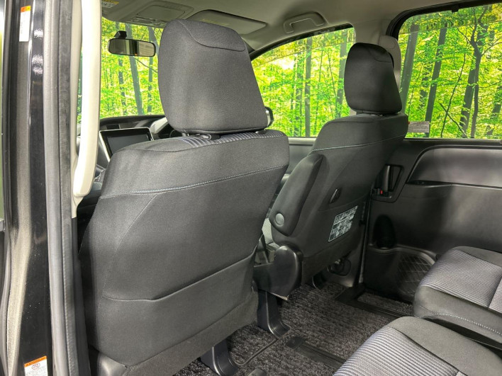 2014 Toyota Voxy DBA-ZRR85W (UW-6a2f6d800b2aa)[10]