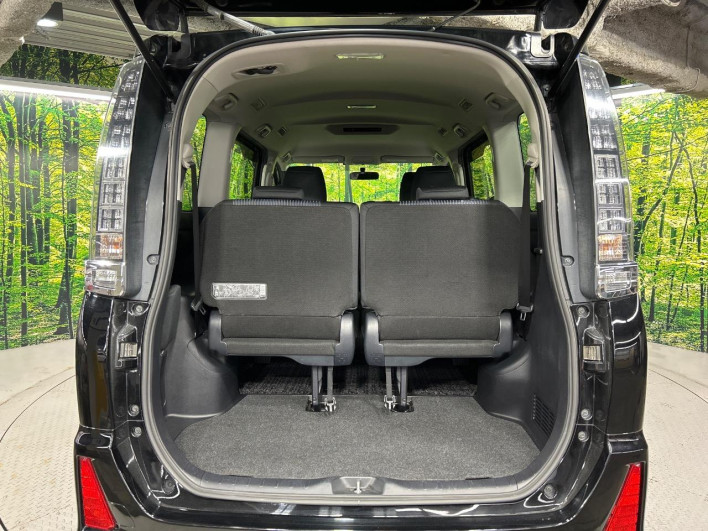 2014 Toyota Voxy DBA-ZRR85W (UW-6a2f6d800b2aa)[4]