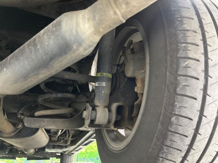 2014 Toyota Voxy DBA-ZRR85W (UW-6a2f6d800b2aa)[12]