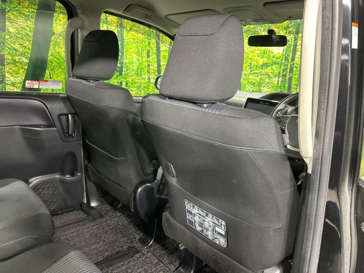 2014 Toyota Voxy DBA-ZRR85W (UW-6a2f6d800b2aa)[14]