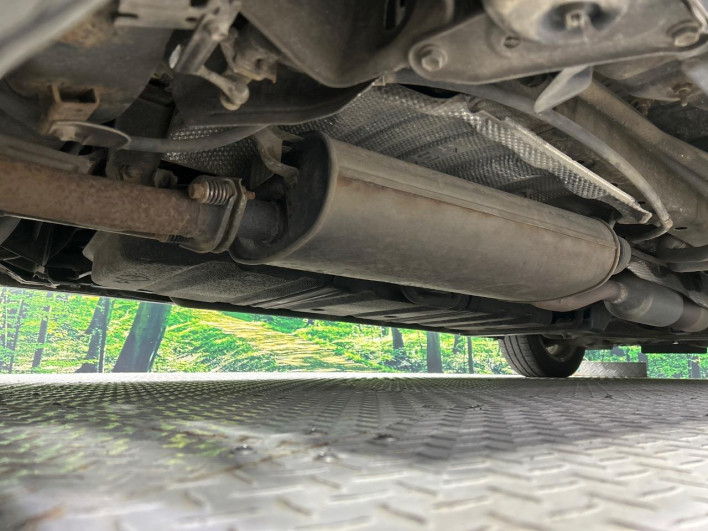 2014 Toyota Voxy DBA-ZRR85W (UW-6a2f6d800b2aa)[13]