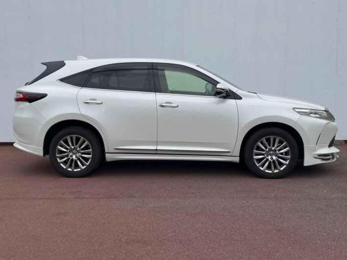 2017 Toyota Harrier DBA-ZSU60W (UW-6a2f6d8606fb6)[18]