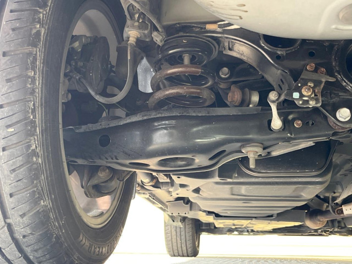 2017 Toyota Harrier DBA-ZSU60W (UW-6a2f6d8652a98)[18]