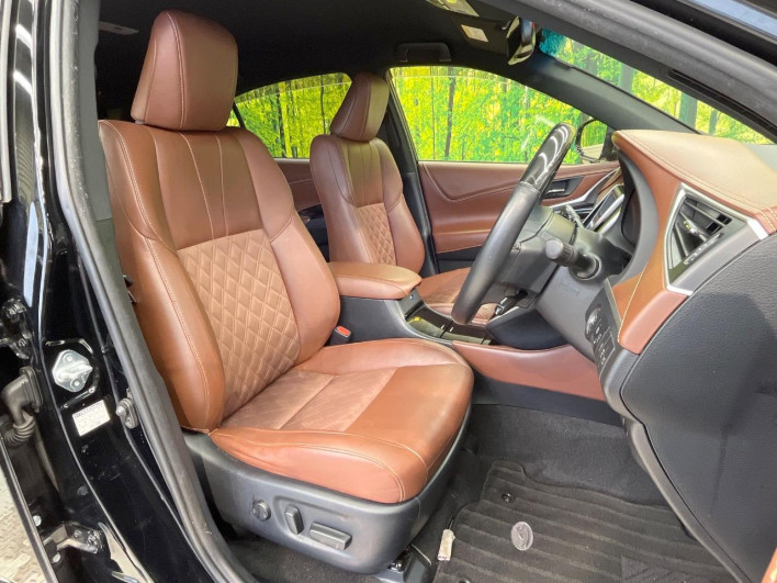2017 Toyota Harrier DBA-ZSU60W (UW-6a2f6d8652a98)[28]