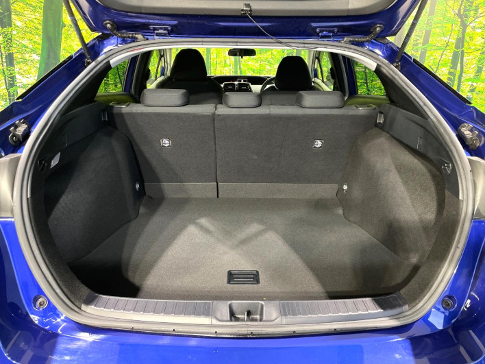 2017 Toyota Prius DAA-ZVW50 (UW-6a2f6d8e61d07)[15]
