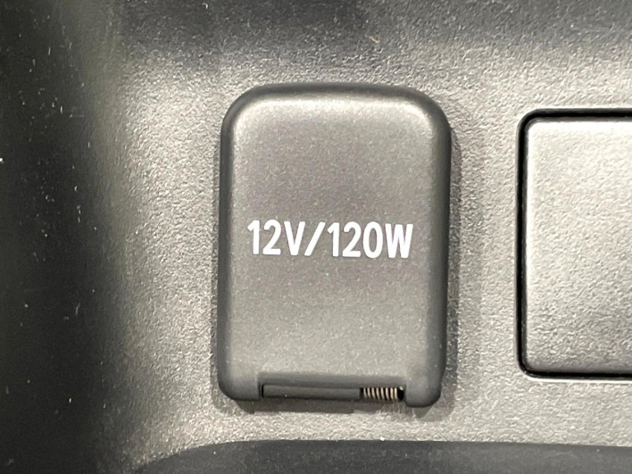 2016 Toyota Prius DAA-ZVW50 (UW-6a2f6d8f5949c)[20]
