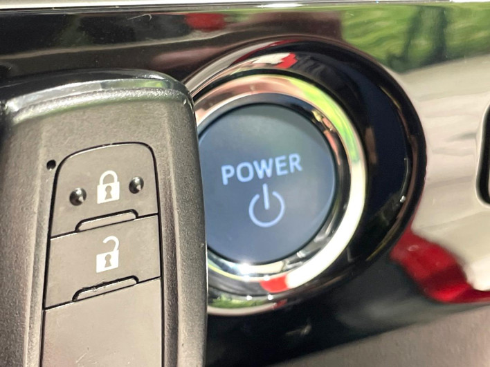 2016 Toyota Prius DAA-ZVW50 (UW-6a2f6d8f5949c)[27]